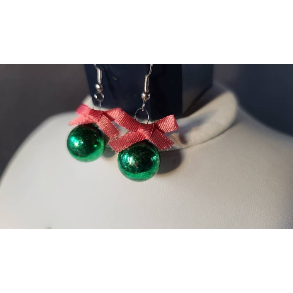 Green Christmas Ornament Dangling Earrings - Picture 2 of 10